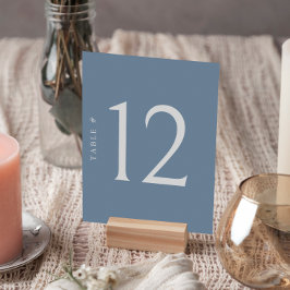 Minimalistisch stoffig blauw tafelnummer bruiloft 