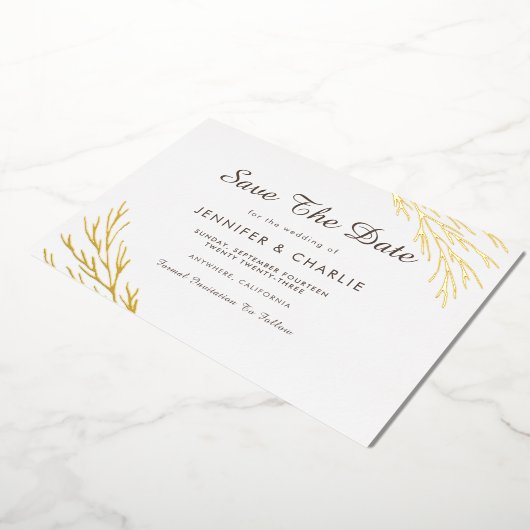 Minimalistisch superieure gouden bladeren Wit spar Folie Uitnodiging (Gedraaid)