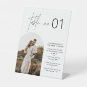 Minimalistisch tabelnummer bij HARLOW met vette fe Reclamebord Met Voetstuk (Voorkant)