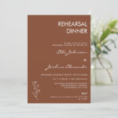 Minimalistisch terracotta Bohemian Rehearsal Dinne Kaart (Staand voorkant)