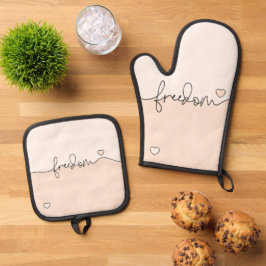 Minimalistisch typografie-ontwerp voor vrijheid ovenwant & pannenlap set