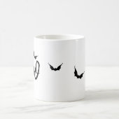 Minimalistisch typografisch Halloween- en vleermui Koffiemok (Center)
