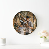 Minimalistisch vierkant foto met liefst paar grote grote klok (Huis)