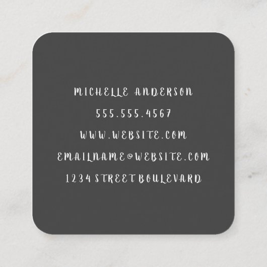 Minimalistisch vlakwit met cursieve tekst vierkante visitekaartje (Achterkant)