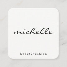 Minimalistisch vlakwit met cursieve tekst