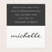 Minimalistisch vlakwit met cursieve tekst visitekaartje (Buitenkant ongevouwen)