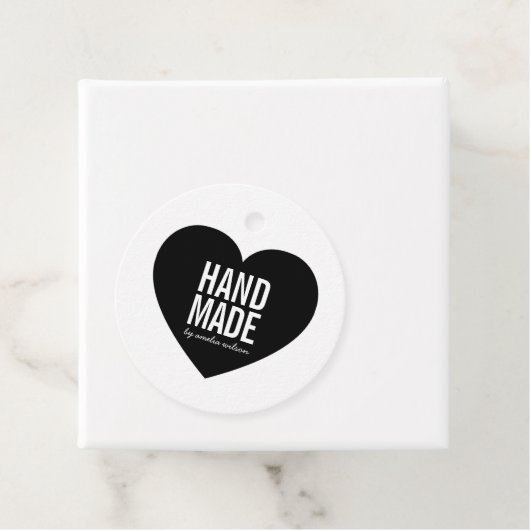 Minimalistisch wit en zwart handgemaakt hart Label (In situ)
