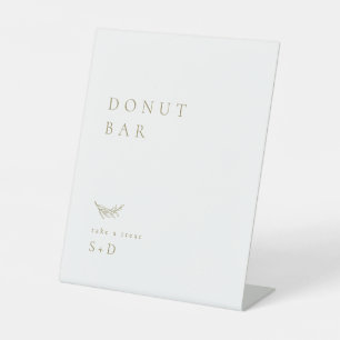 Minimalistisch wit goud donut bar bruiloft teken reclamebord met voetstuk