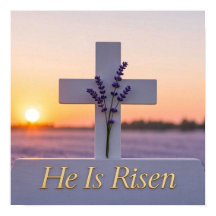 Minimalistisch wit kruis versierd met lavendel