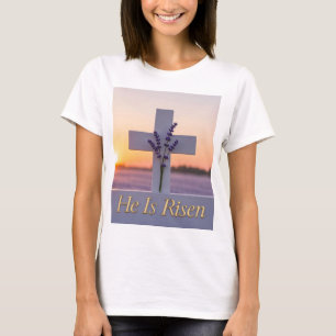 Minimalistisch wit kruis versierd met lavendel t-shirt