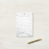 Minimalistisch wit marmer Gold monogram Post-it® Notes (Op bureau)
