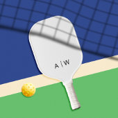 Minimalistisch wit modern monogram pickleball paddle