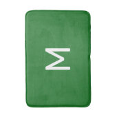 Minimalistisch wit monogram op groen badmat (Voorkant Verticaal)