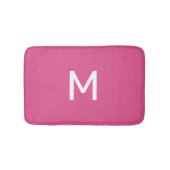 Minimalistisch wit monogram op roze badmat (Voorkant)