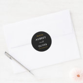 Minimalistisch wit op zwart trouwdatummonogram ronde sticker (Envelop)