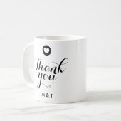 Minimalistisch wit trouwdag bedankscript monogram koffiemok (Voorkant links)