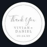 Minimalistisch zilver Hartelijk dank voor uw wedde Ronde Sticker<br><div class="desc">Deze minimalistische zilver dank u voor uw huwelijksgunst stickers zijn perfect voor een eenvoudige trouwreceptie. Het moderne romantische ontwerp biedt klassieke zilvergrijze en witte typografie in combinatie met een robuuste, maar elegante kalligrafie met stijl met handschrift. in elke kleur. Houd het ontwerp eenvoudig en elegant, zoals het is, of personaliseer...</div>