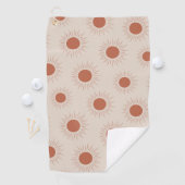 Minimalistisch zonnepatroon van Terracotta Abstrac Golfhanddoek (Insitu)