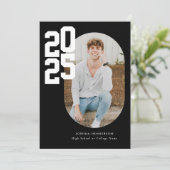 Minimalistisch zwart 2025 foto Afstuderen Aankondiging (Staand voorkant)