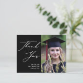 Minimalistisch zwart elegant script AFSTUDEERDER D Briefkaart (Staand voorkant)