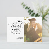 Minimalistisch zwart Elegant Script Photo Afstuder Bedankkaart (Staand voorkant)