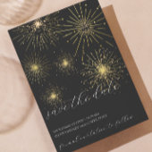 Minimalistisch zwart en goud vuurwerk opslaan de d kaart