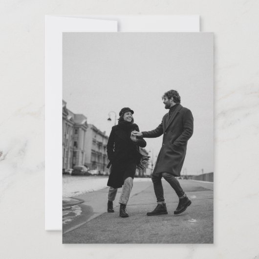 Minimalistisch zwart formeel chic script foto brui kaart (Achterkant)