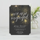 Minimalistisch zwart goud vuurwerk verlovingsfeest kaart (Staand voorkant)