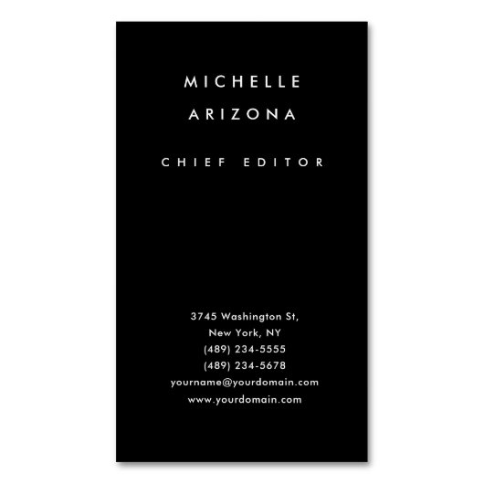 Minimalistisch Zwart Professioneel Modern Magnetisch Visitekaartje (Voorkant Verticaal)