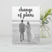 Minimalistisch zwart script handschrift foto-bruil aankondiging (Staand voorkant)