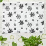 Minimalistisch zwart whisky Snowflake Patroon Theedoek<br><div class="desc">Schitterend sneeuwvlokpatroon in minimaal zwart-wit. Scandinavische noordse,  minimalistische zwarte sneeuwvlokken op witte achtergrond voor kerstvakantie,  feestelijke thuisdecor en geschenken. De sneeuwvlokken van de winter ontwerpen huisdecor.</div>