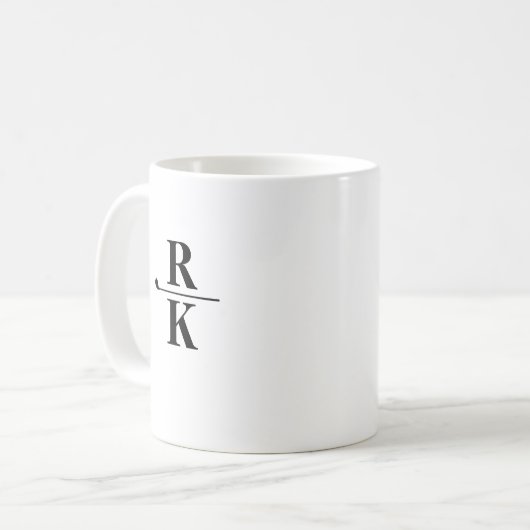 Minimalistisch zwart-wit 2-letters monogram koffiemok (Voorkant links)