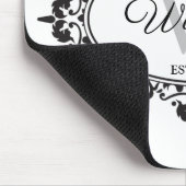 Minimalistisch zwart-wit  Damask Monogram Muismat (Hoek)