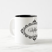 Minimalistisch zwart-wit  Damask Monogram Tweekleurige Koffiemok (Voorkant links)