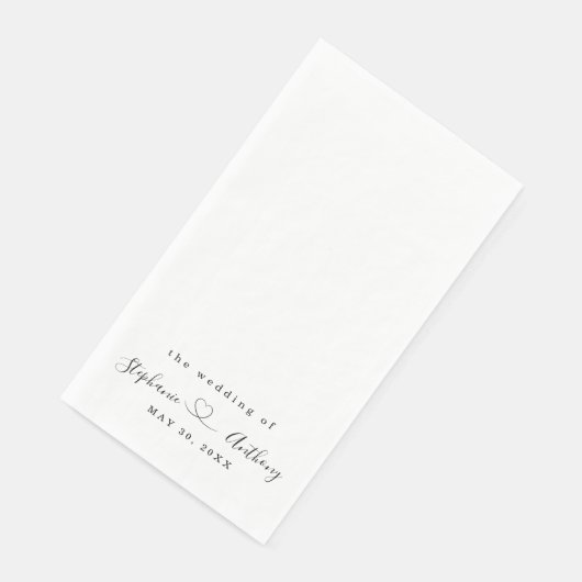 Minimalistisch zwart-wit met een harthuwelijk servet (Hoek)