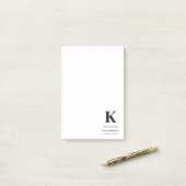 Minimalistisch zwart-wit modern monogram post-it® notes (Op bureau)