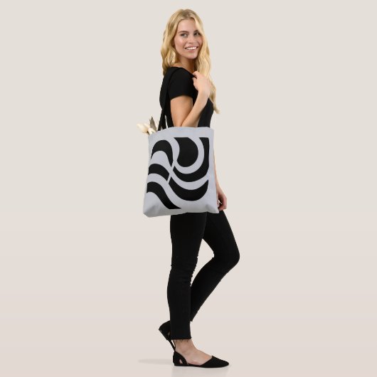 minimalistisch zwart-wit ontwerp tote tas (Op model)