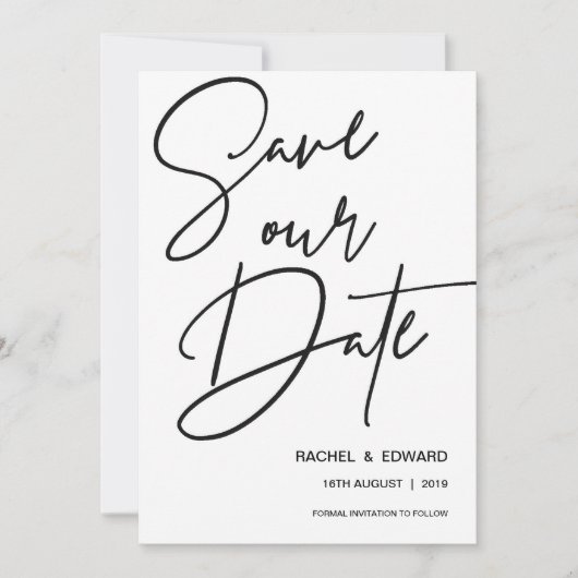 Minimalistisch zwart-wit Typografie Weddenschap Save The Date (Voorkant)