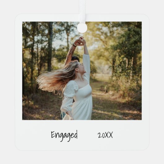 Minimalistisch zwart-wit Verloving foto ingeschake Metalen Ornament (Achterkant)