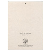Minimalistisch zwarte justitie-Logo op beige linen Klembord (Achterkant)