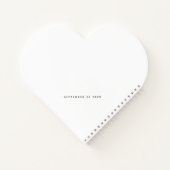 Minimalistisch zwarte witte bruiloft Heart Guest B Notitieboek (Achterkant)