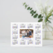 Minimalistische 2025 Kalender Moderne Familiefoto Feestdagenkaart (Staand voorkant)