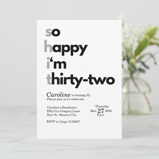 Minimalistische 32e Verjaardag Uitnodiging Modern  (Staand voorkant)