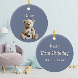 Minimalistische 3e verjaardag Blue Teddy Bear Keep Keramisch Ornament