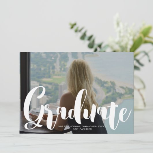 Minimalistische aankondiging van het Afstuderen va (Staand voorkant)