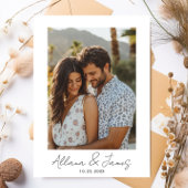 Minimalistische aankondiging van het Verloving van