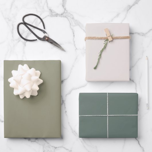 Minimalistische aardse olijfgroene beige effen tro inpakpapier vel (Voorkant)