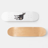 Minimalistische Alpine Chamois berggeit op sneeuw Persoonlijk Skateboard (Horizontaal)
