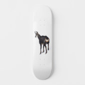 Minimalistische Alpine Chamois berggeit op sneeuw Persoonlijk Skateboard (Voorkant)