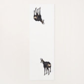Minimalistische Alpine Chamois berggeit op sneeuw Yogamat (Achterkant)